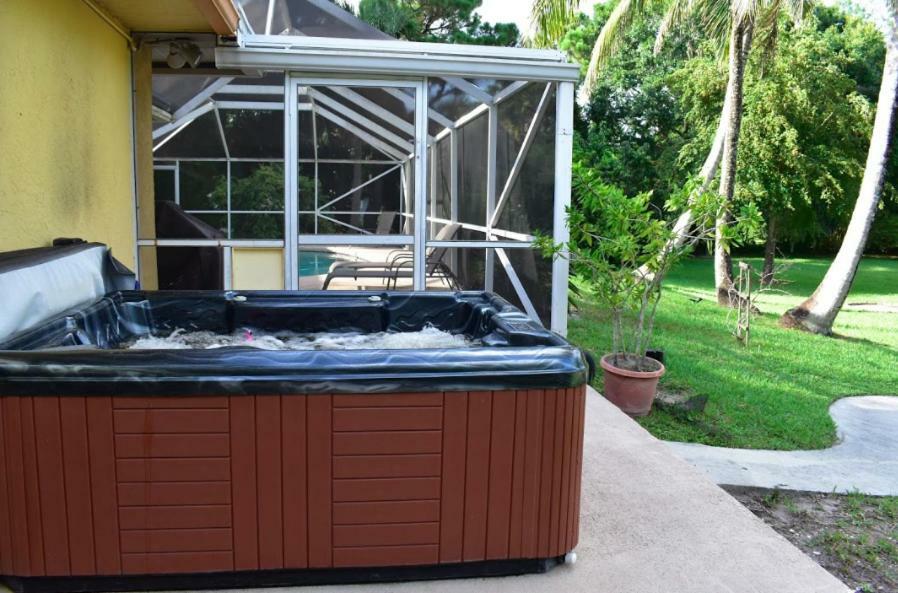 Jupiter Waterfalls - Newly Updated - Tiki Hut, Fire Pit, Kitchen, Pool Heater And More מראה חיצוני תמונה